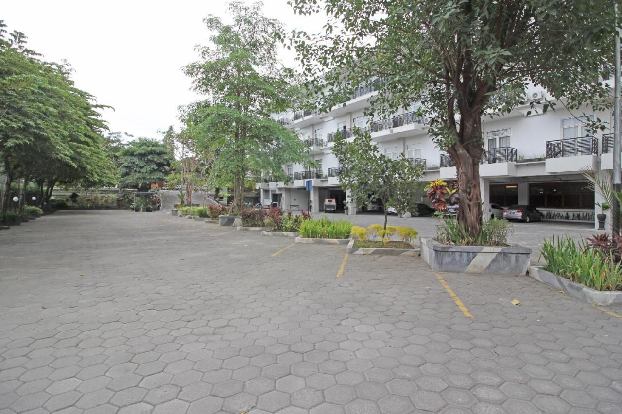 Reddoorz Premium Near Sleman City Hall Yogyakarta Luaran gambar
